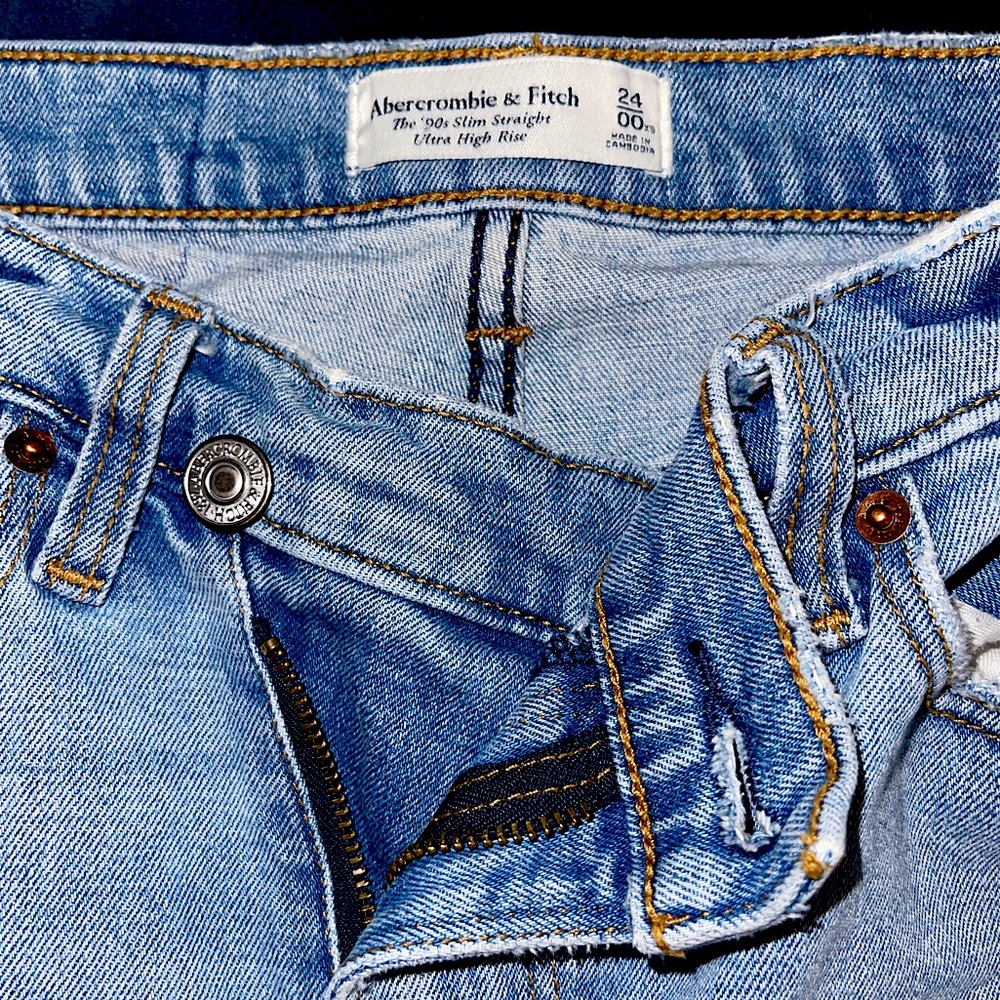 Light Blue Wash Abercrombie & Fitch Cross Zip Jeans